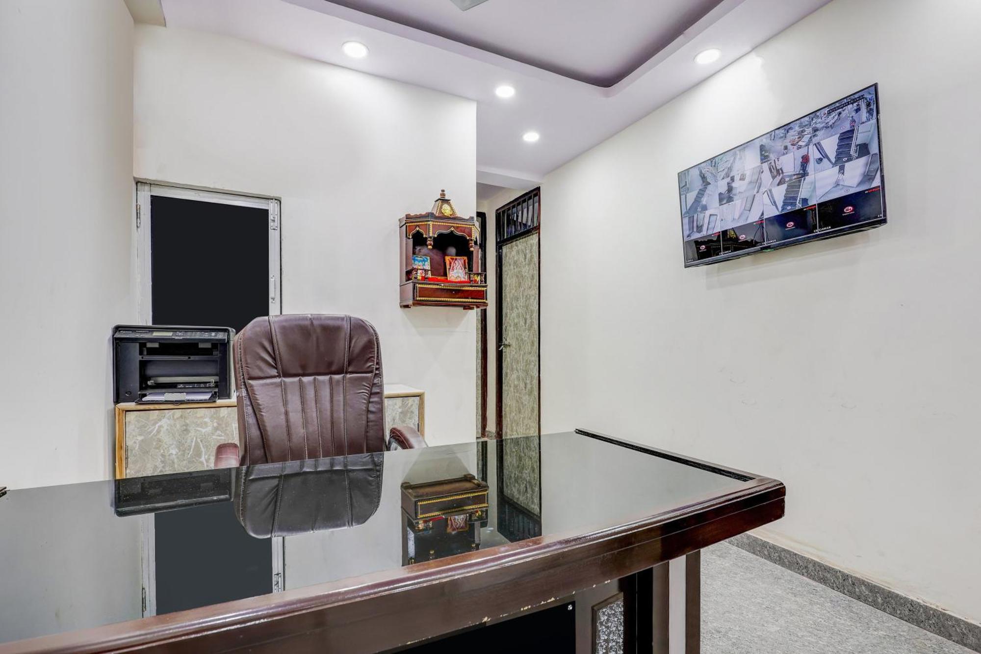 Hotel O Govind Residency Yeni Delhi Dış mekan fotoğraf